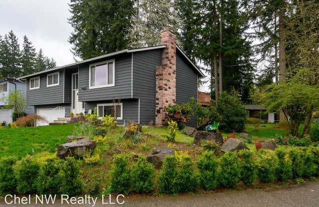 10801 NE 141st Pl - 10801 Northeast 141st Place, Kirkland, WA 98034