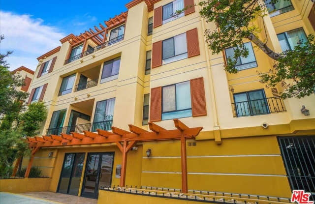 6938 Laurel Canyon Blvd - 6938 Laurel Canyon Boulevard, Los Angeles, CA 91605