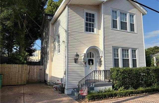 212 GRENADINE Street photos photos