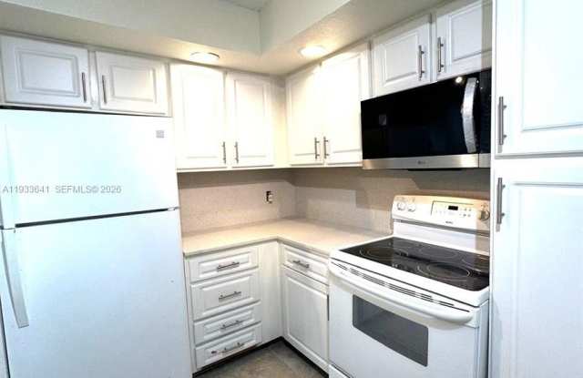 3420 N Pinewalk Dr N photos photos