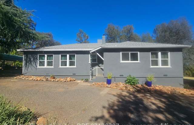 Remodeled House on Acreage Close to Downtown Coming Available Soon! Gallery 1