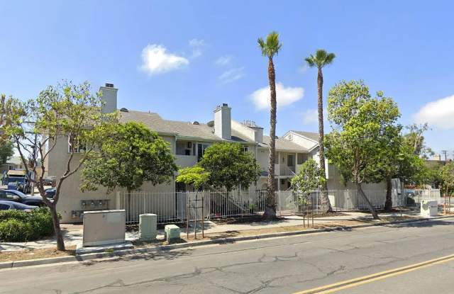 2403 Meade Ave photos photos