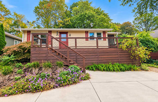 Charming Black Mountain Cottage! Gallery 1