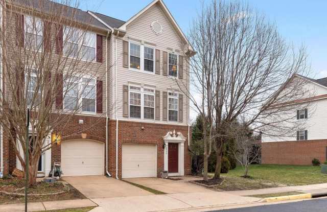 2940 HUNTINGTON GROVE SQUARE photos photos