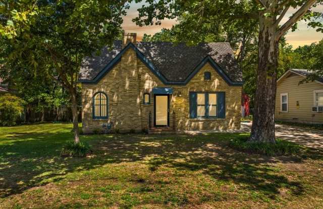 323 E Franklin Street photos photos