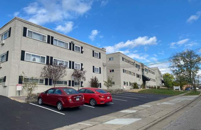 900 Mohawk Trail Apartments Gallery 1