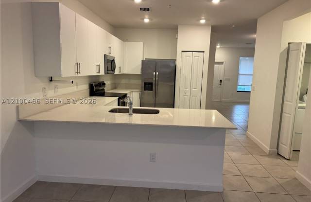 267 SW 159th Pl Gallery 3