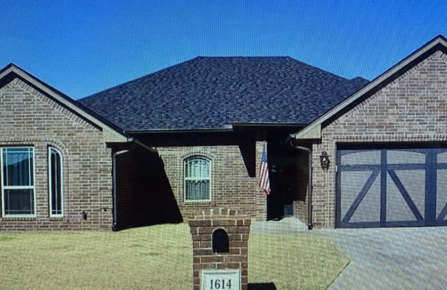 1614 Northeast White Rock Drive - 1614 Northeast White Rock Drive, Elgin, OK 73538