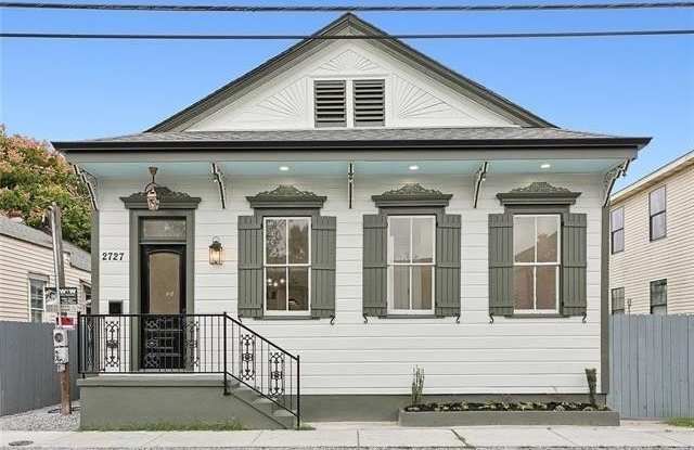 2727 MARAIS Street photos photos