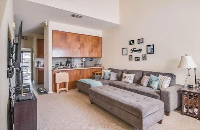 1816 SEAY Court Gallery 2