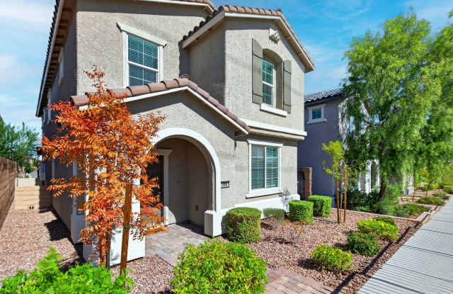 MOVE-IN READY! AMAZING 3-BEDS 2.5 BATH 2-CAR GARAGE HOME IN CENTENNIAL! Gallery 3