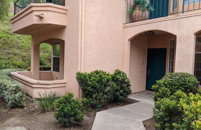 2 Bedroom-2 Bathroom Single Story Condo in San Diego. End unit with detached, 1-car garage photos photos