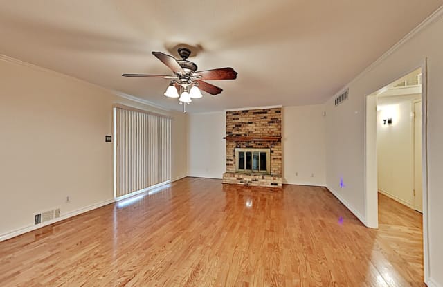 813 Kingsbridge Dr - 813 Kingsbridge Drive, Garland, TX 75040