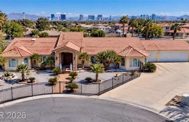 3272 Crystal Palm Court Gallery 1