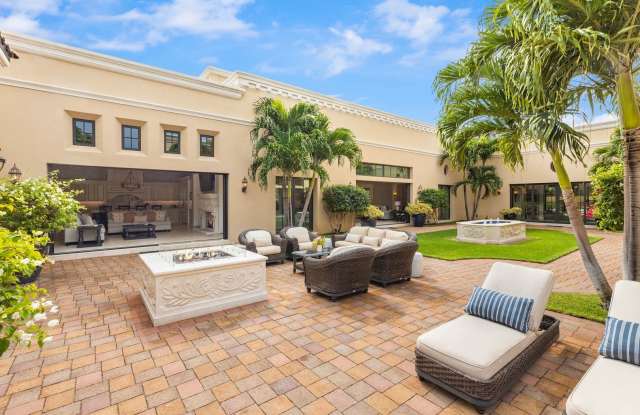 Luxury 5BR Grand Estate w/ Pool  Golf Simulator photos photos