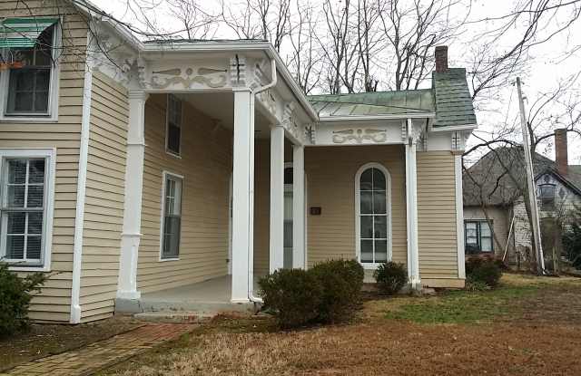 103 N. Cedar Gallery 2