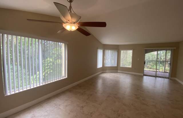 2460 Nw 33rd St photos photos