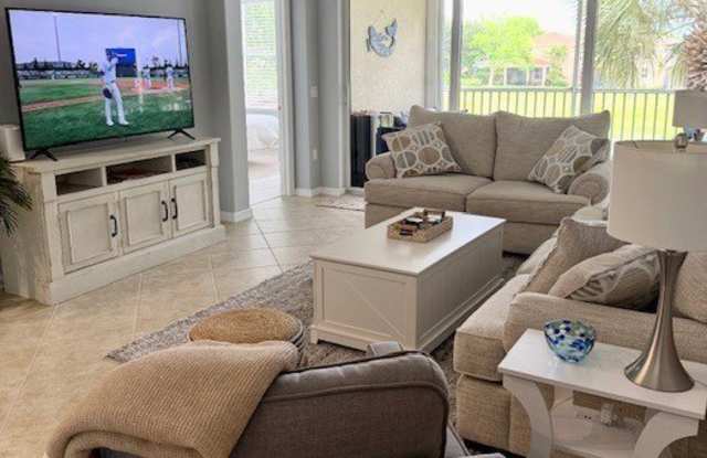 10121 Colonial Country Club Boulevard Gallery 4