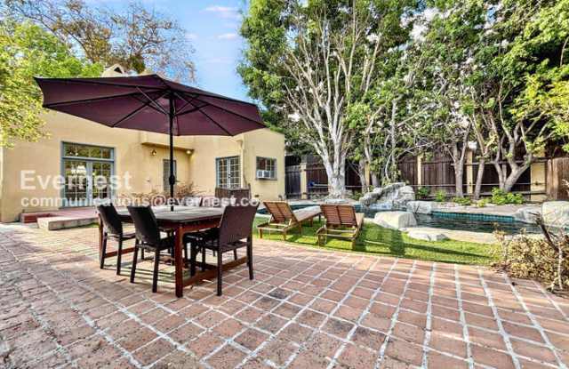 132 North Crescent Heights Boulevard photos photos