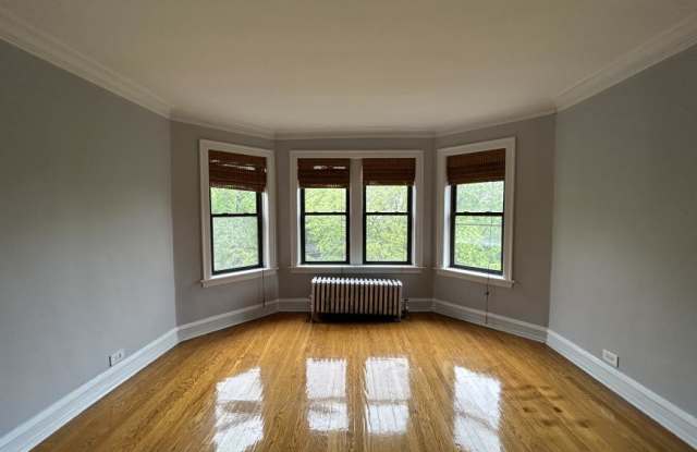 4628 N Wolcott Gallery 2