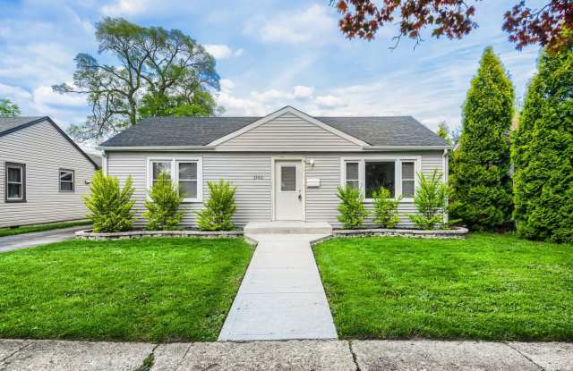 15013 Springfield Avenue photos photos