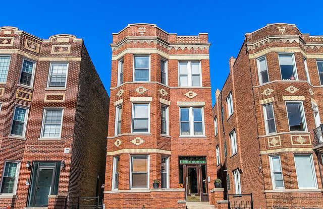 2340 W Augusta Blvd photos photos