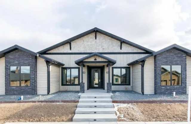 1 bedroom condo, located steps from all of Black Bull's incredible amenities photos photos