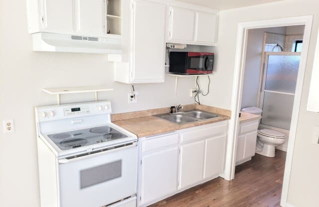 980 Laguna Dr. D - 980 Laguna Drive, Carlsbad, CA 92008