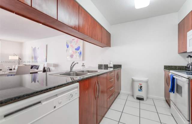 1200 Brickell Bay Drive Gallery 3