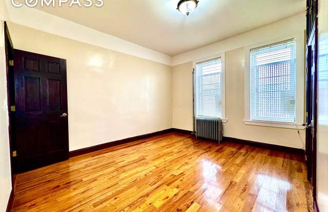 497 Park Place Gallery 3