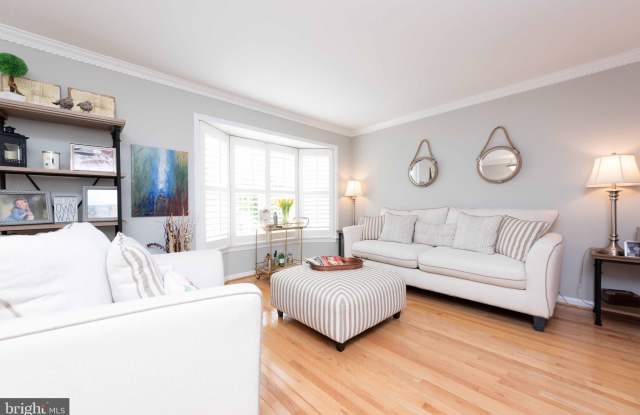 2036 PIERIS Court Gallery 3
