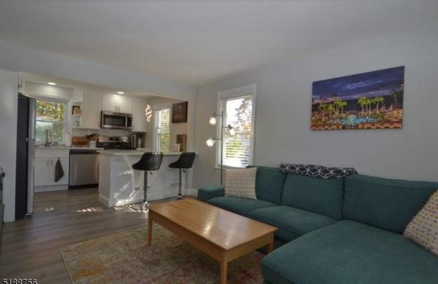 215 New St photos photos
