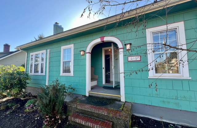PENDING APPLICATION; 1920's Olympia Home w/ Modern Updates - 819 Midway Avenue Northwest, Olympia, WA 98502