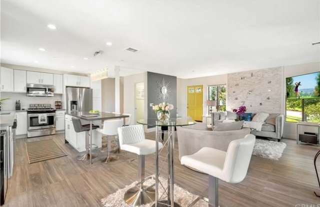 Exclusive Corona Del Mar Condo photos photos