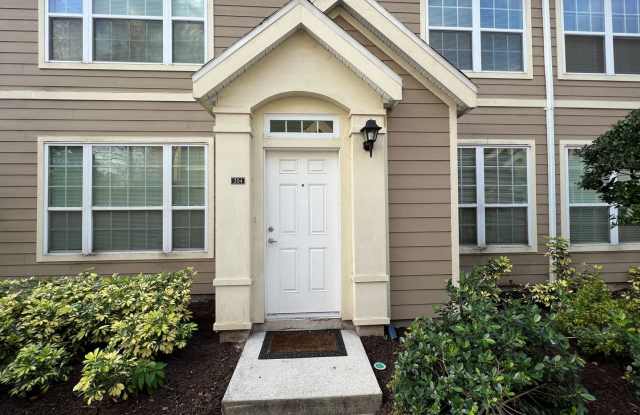 Beautiful 2-bedroom, 2-bath Condo available in sought after Admirals Walk private gated community. - 5691 Bidwell Parkway, Sarasota County, FL 34233 Beautiful 2-bedroom, 2-bath Condo available in sought after Admirals Walk private gated community. - 5691 Bidwell Parkway, Sarasota County, FL 34233