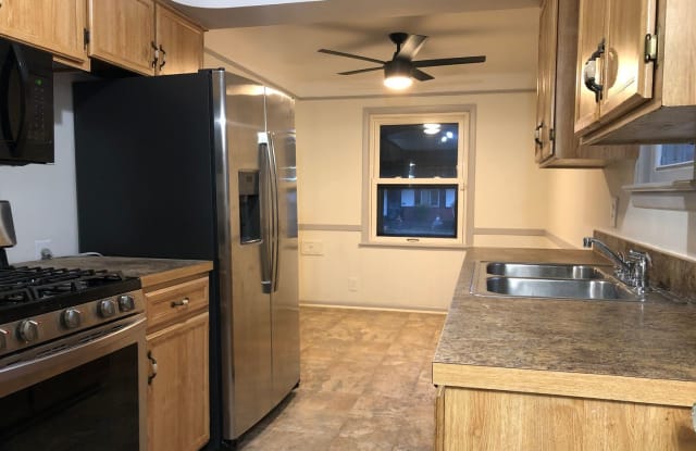 4101 E 151 St - 4101 East 151st Street, Cleveland, OH 44128
