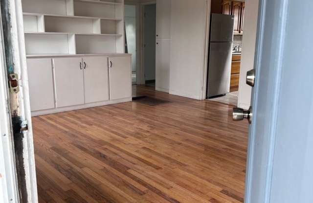 3/1 Standalone home in Central Eureka $2100/mo Gallery 4