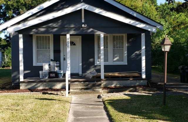 Cute and cozy 2 bedroom 1 bath home in 77641! Gallery 3