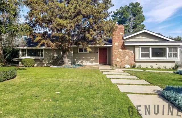 376 Vista Baya - 376 Vista Baya, Newport Beach, CA 92660