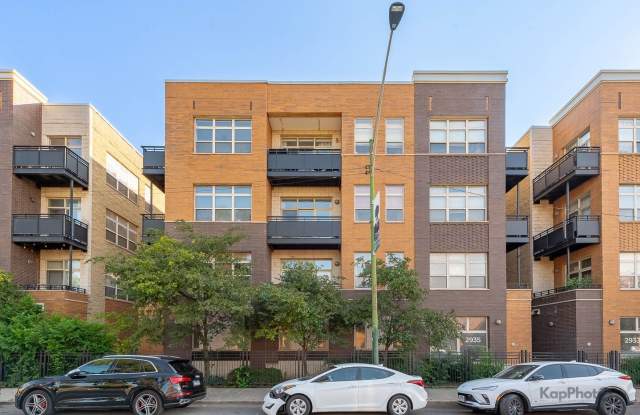 2935 N Clybourn Avenue unit: 301 - 2935 North Clybourn Avenue, Chicago, IL 60618 2935 N Clybourn Avenue unit: 301 - 2935 North Clybourn Avenue, Chicago, IL 60618
