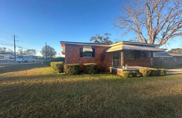 3 Bed 2 Bath Brick House photos photos