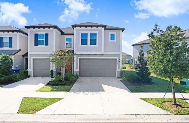 31886 BLUE PASSING LOOP photos photos