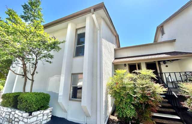 Stylish 3BR, 2.5BA Home with Fenced Backyard in Austin! photos photos