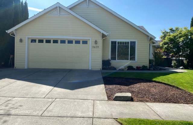 NEW TO MARKET, 3 BEDROOM EAST MEDFORD HOME Gallery 3