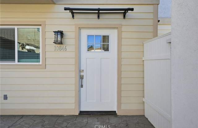 10846 Huston Street photos photos