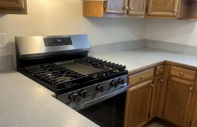 Spacious 3 Bedroom Ranch Home on Corner Lot – 98682 Gallery 3