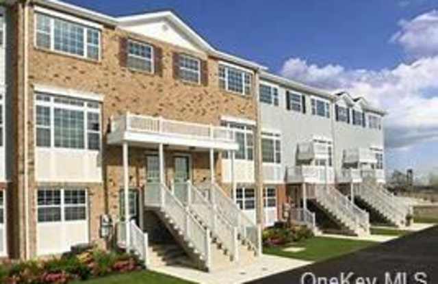78 Heron Lane - 78 Heron Ln, Bronx, NY 10473