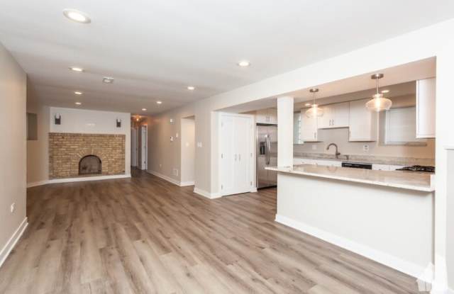 2722 North Monticello Avenue Gallery 4