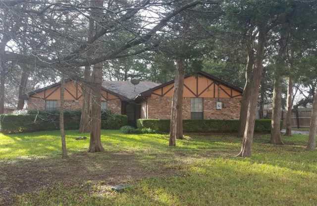 1526 Kingswood Drive - 1526 Kingswood Drive, Cedar Hill, TX 75104