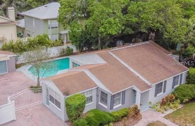 4014 W PALMIRA Avenue Gallery 2